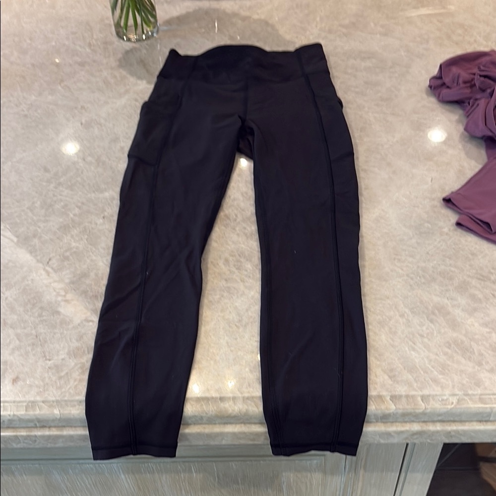 Black High-Waisted Leggings with pockets